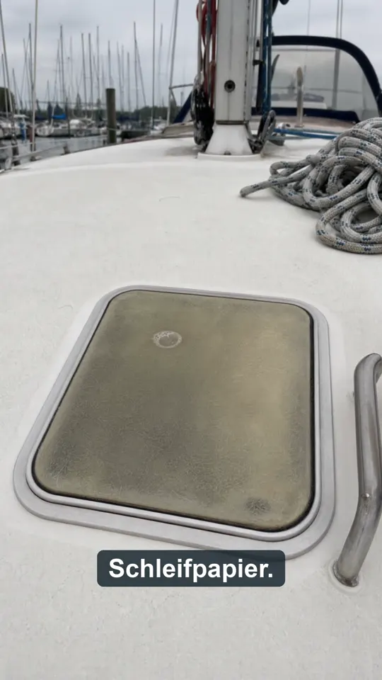 Standbild aus einem MarinAcryl-Reel zur Lukenpflege